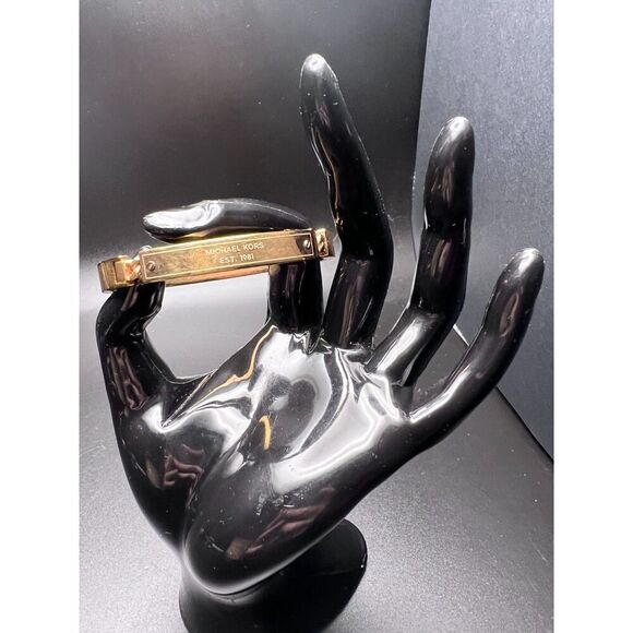 Michael Kors Logo Bracelet - Picture 4 of 8